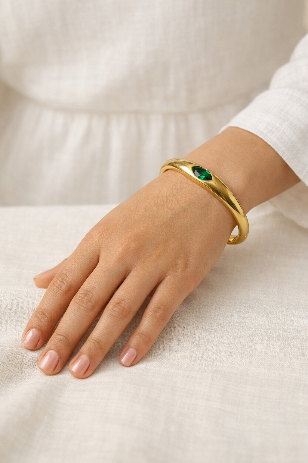 Zoya Cuff