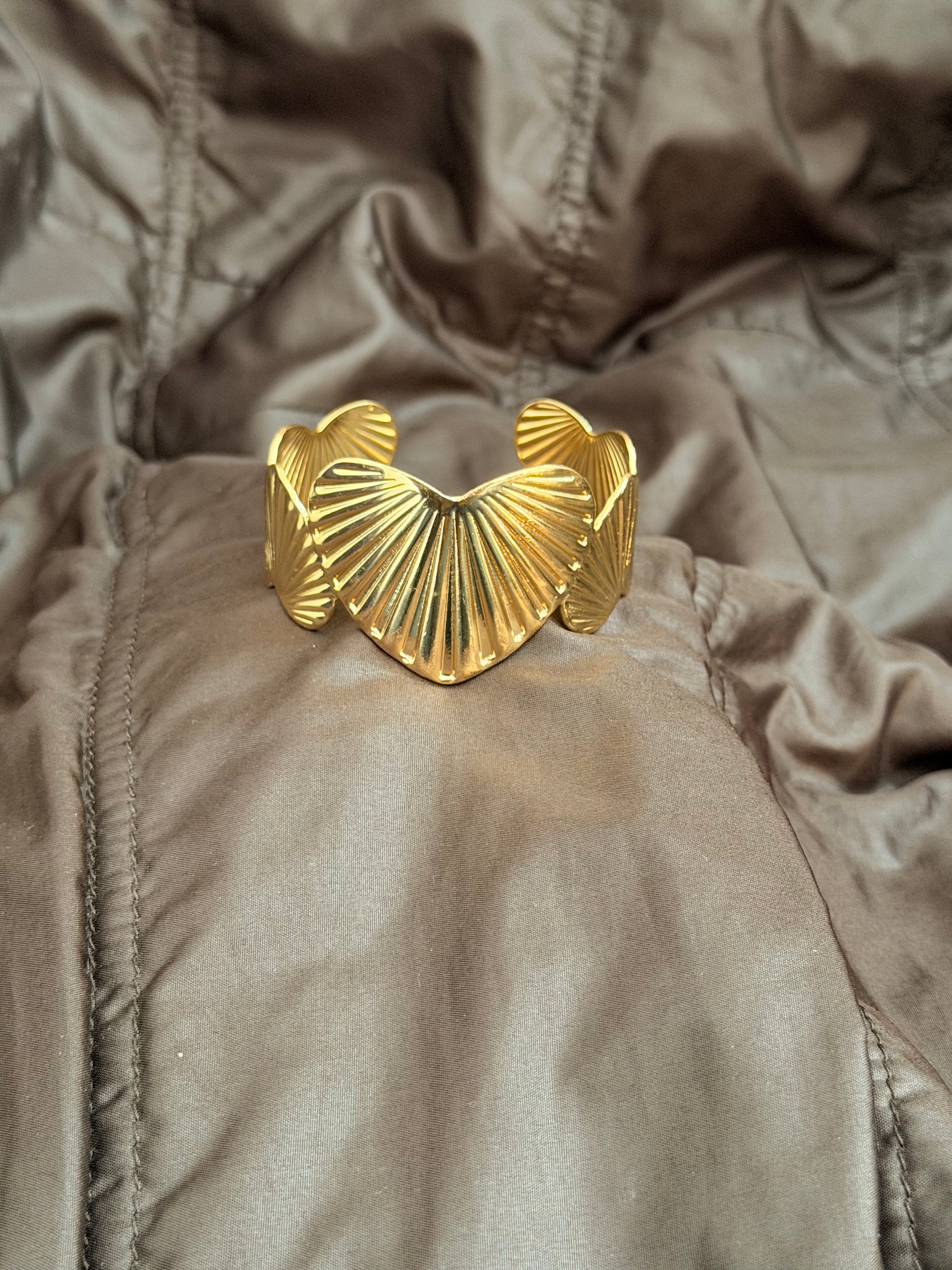 Sweetheart Cuff